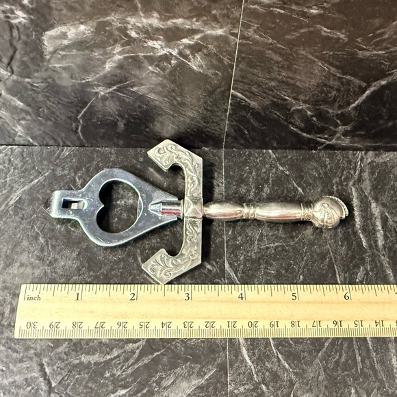 Knight Bottle Opener - Picture 10 of 11